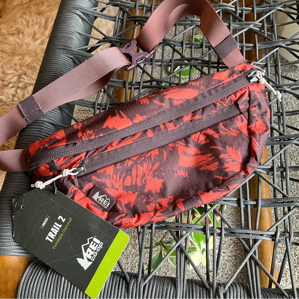 REI Trail 2 NWT Fanny pack